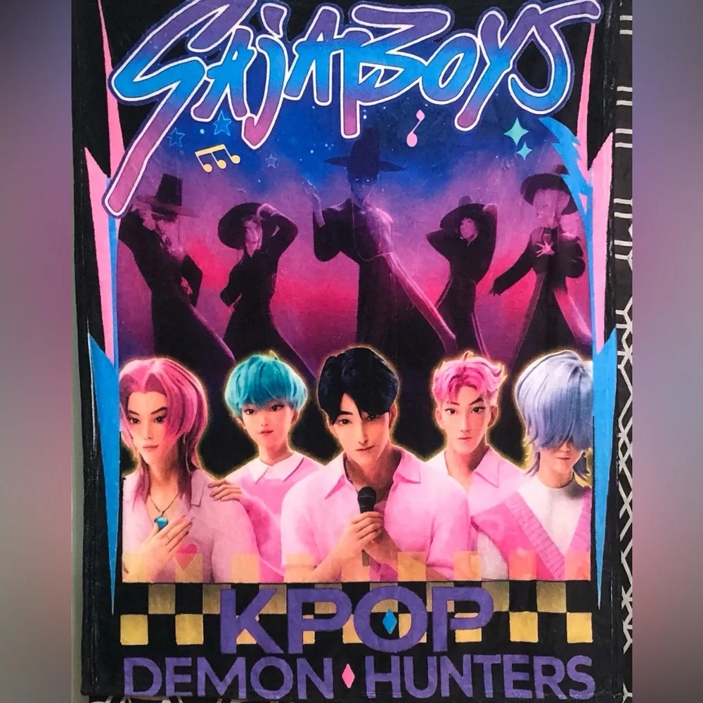 SajaBoys K-Pop Demon Hunters Cozy Super Soft Blanket.40
